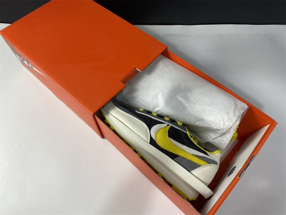 UNDERCOVER x sacai x Nike LDWaffle