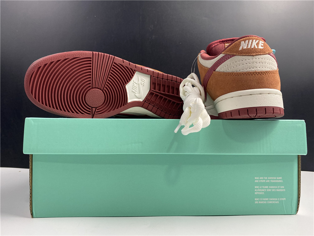 Dunk Low Pro Dark Russet Cedar BQ6817-202