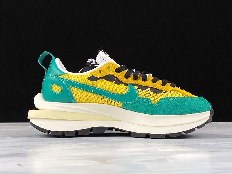 Sacai X NIKe regasus vaporrly SP BV0073-103