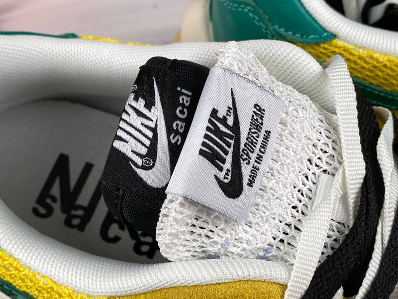Sacai X NIKe regasus vaporrly SP BV0073-103