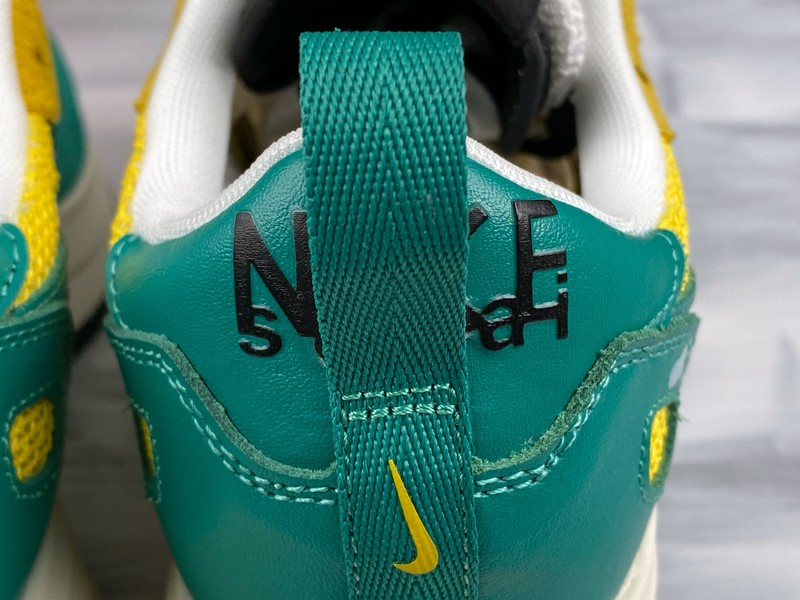 Sacai X NIKe regasus vaporrly SP BV0073-103