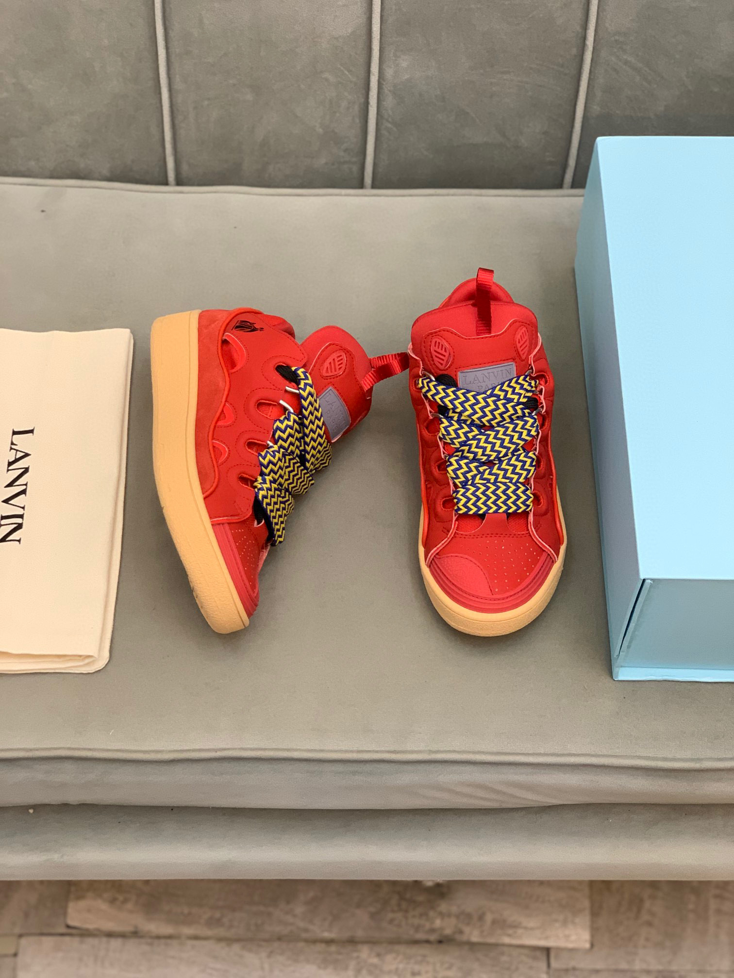 L*anvin sneakers