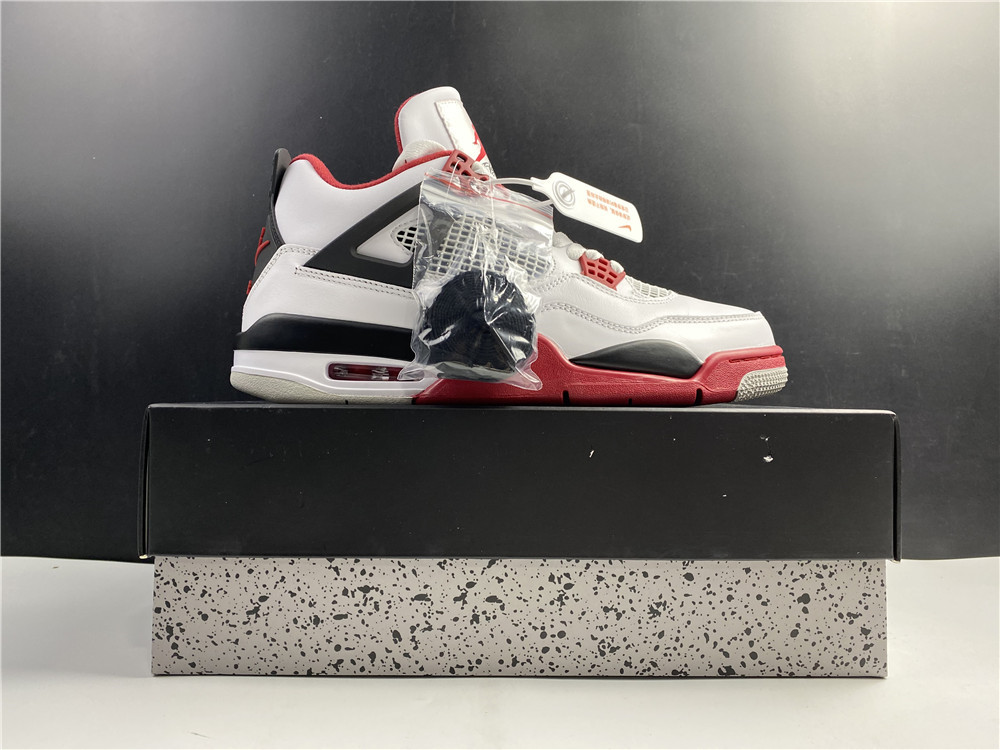 Air Jordan 4 “Fire Red” DC7770-160