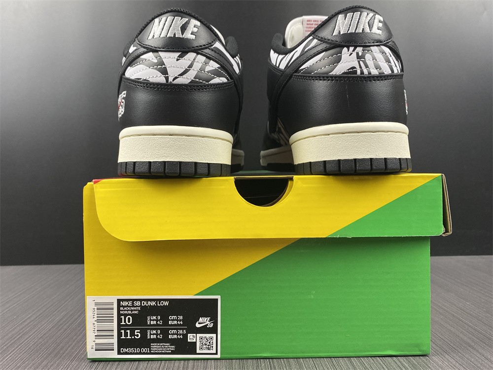 Quartersnacks x NK SB Dunk