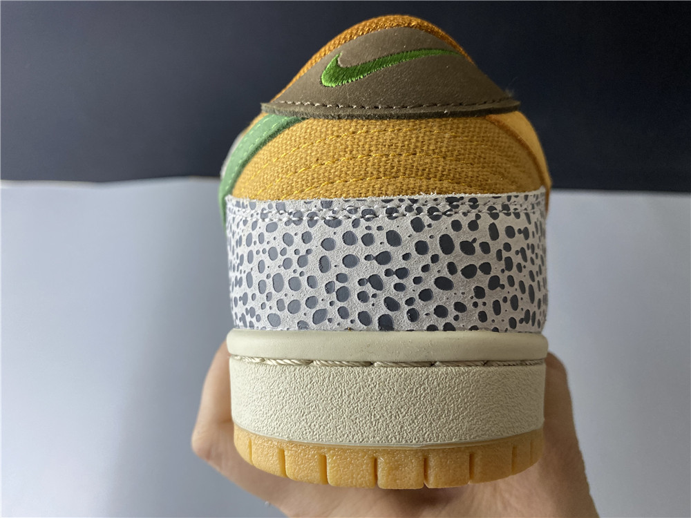 Nike SB Dunk Low Safari