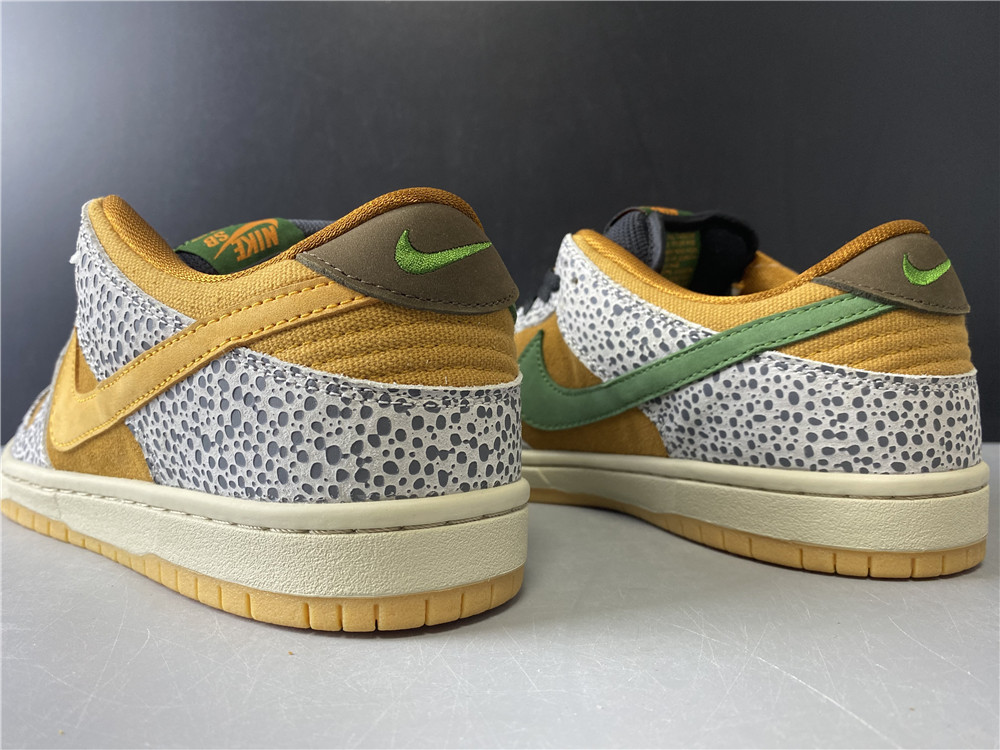 Nike SB Dunk Low Safari