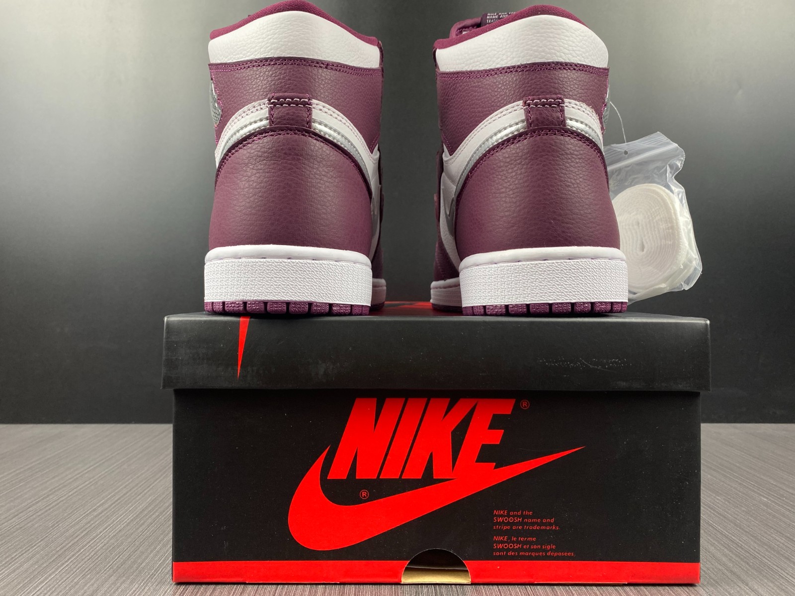 Air Jordan 1 High OG Bordeaux