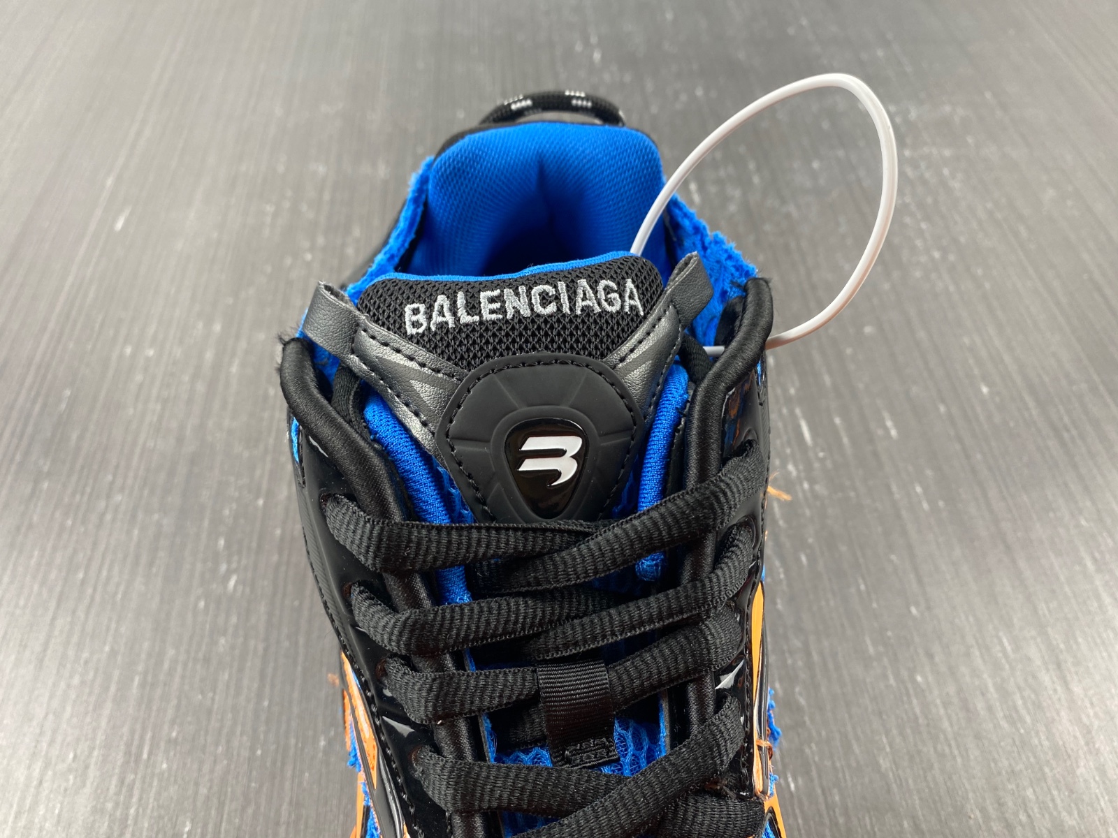 Ba*len*cia*ga -runner