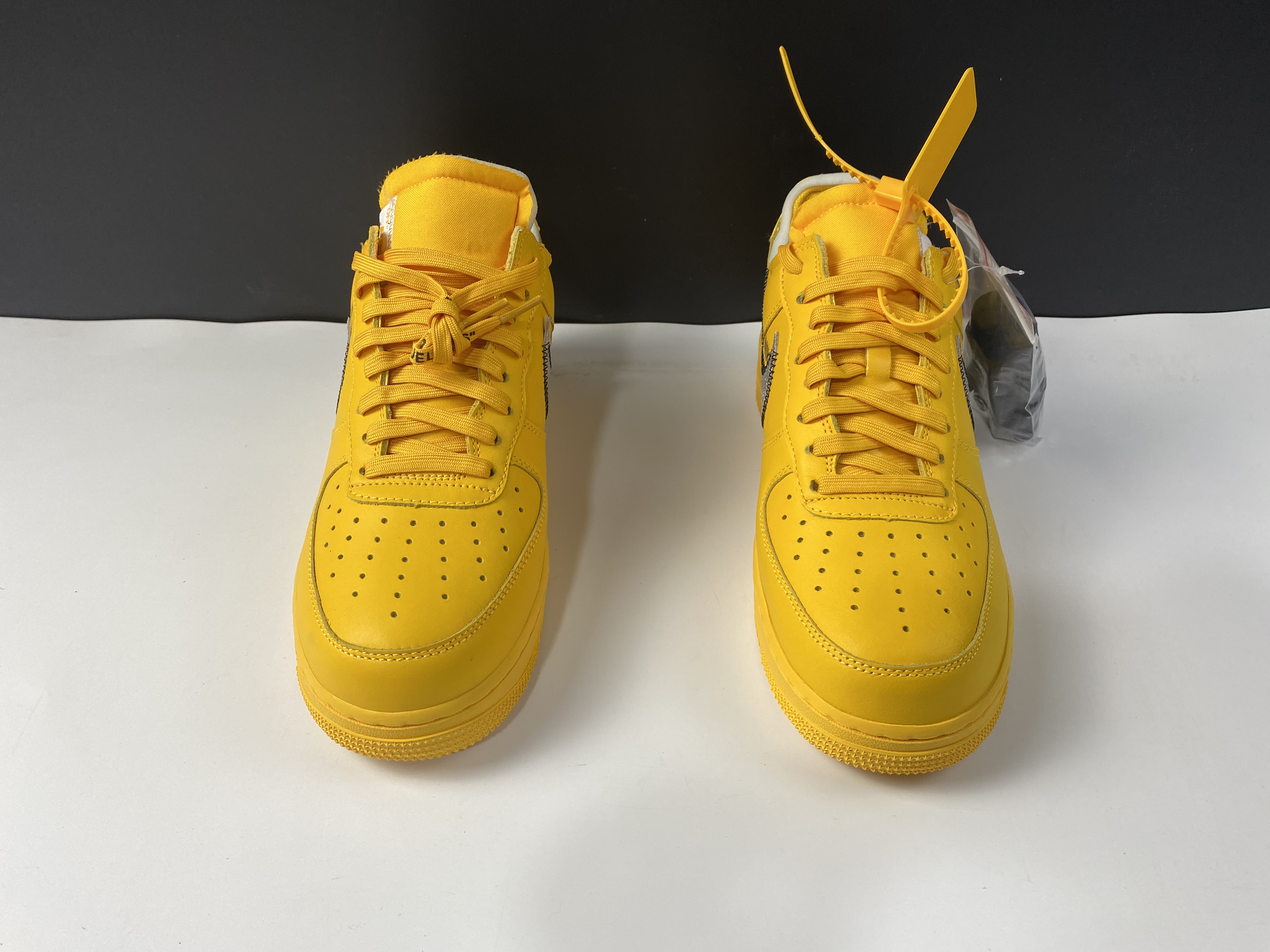 Off-White Nike Air Force 1 University Gold DD1876-700