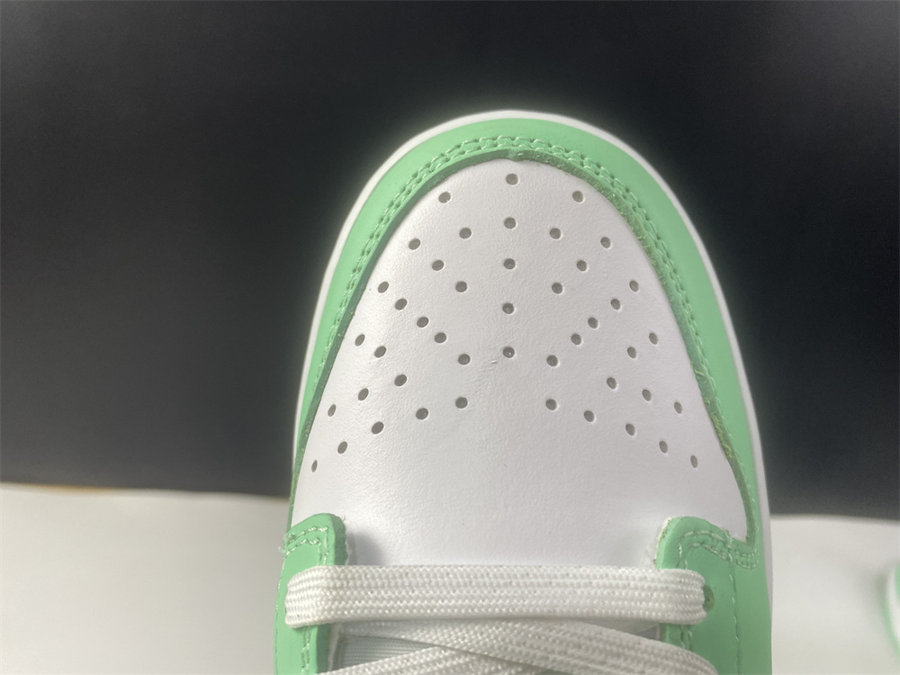 Nike Dunk Low Green Glow (W)