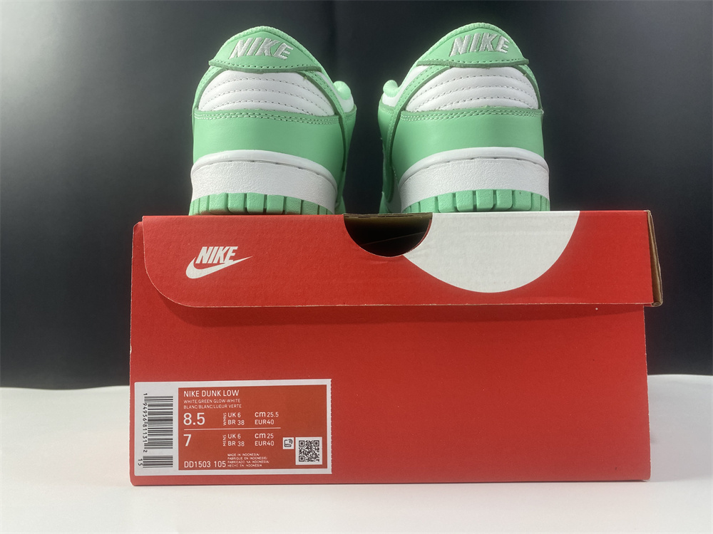 Nike Dunk Low Green Glow (W)