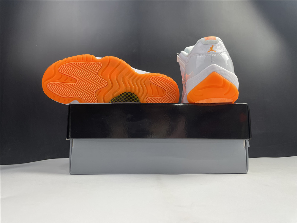 Air Jordan 11 Low WMNS Citrus