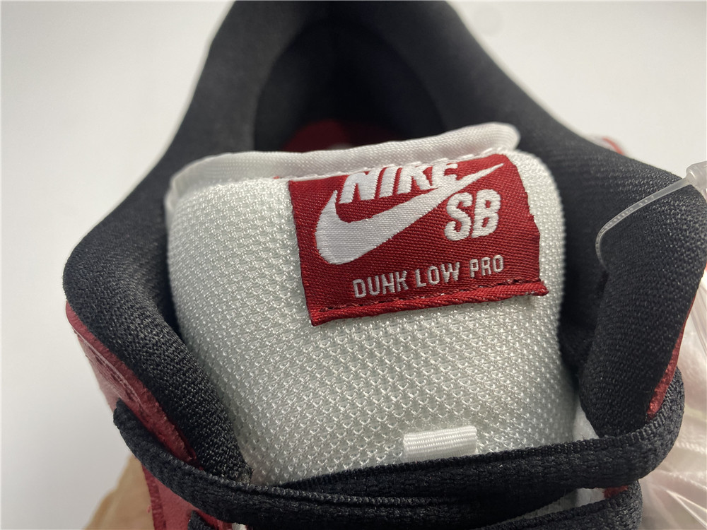Nike Dunk SB Low “Chicago” BQ6817-600