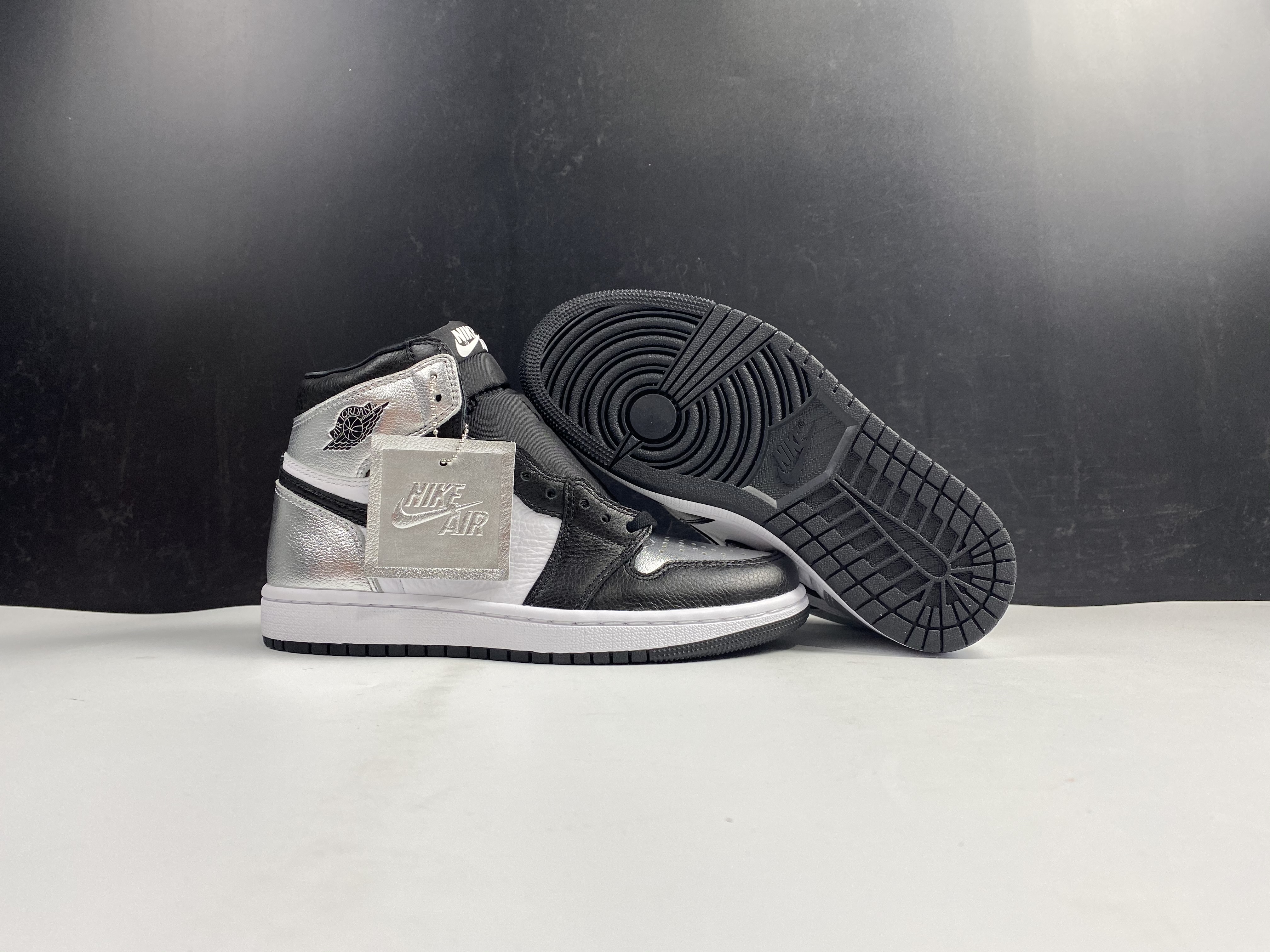 Air Jordan 1 High OG WMNS “Silver Toe” CD0461-001
