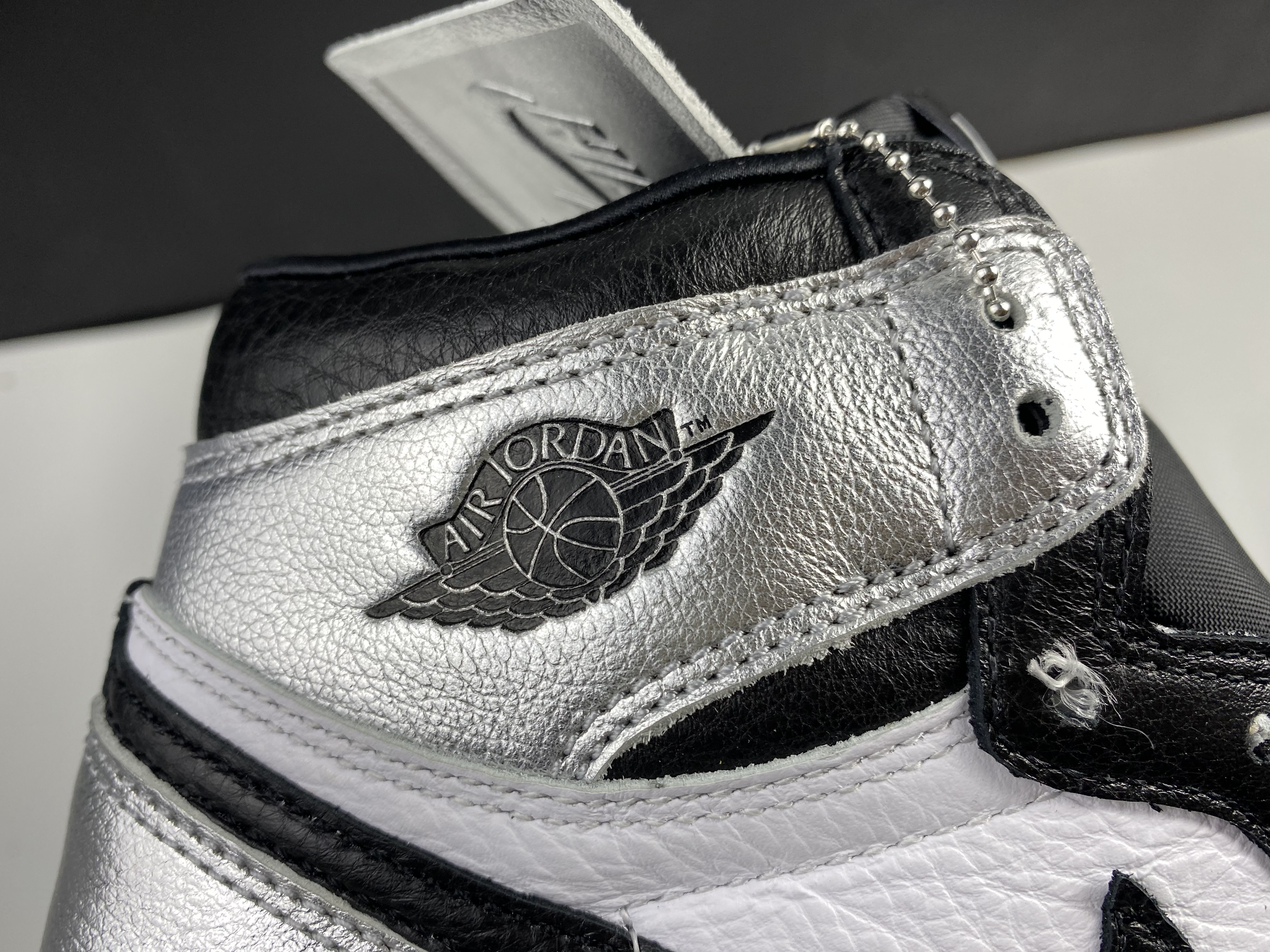 Air Jordan 1 High OG WMNS “Silver Toe” CD0461-001
