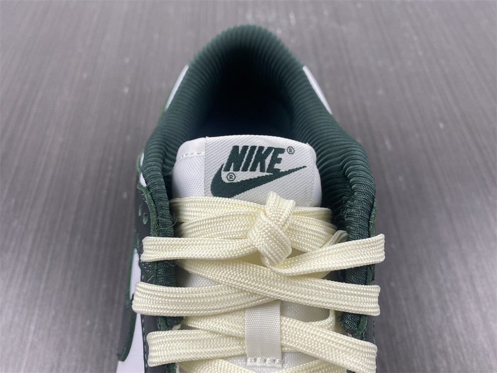 Nike Dunk Low Vintage Green