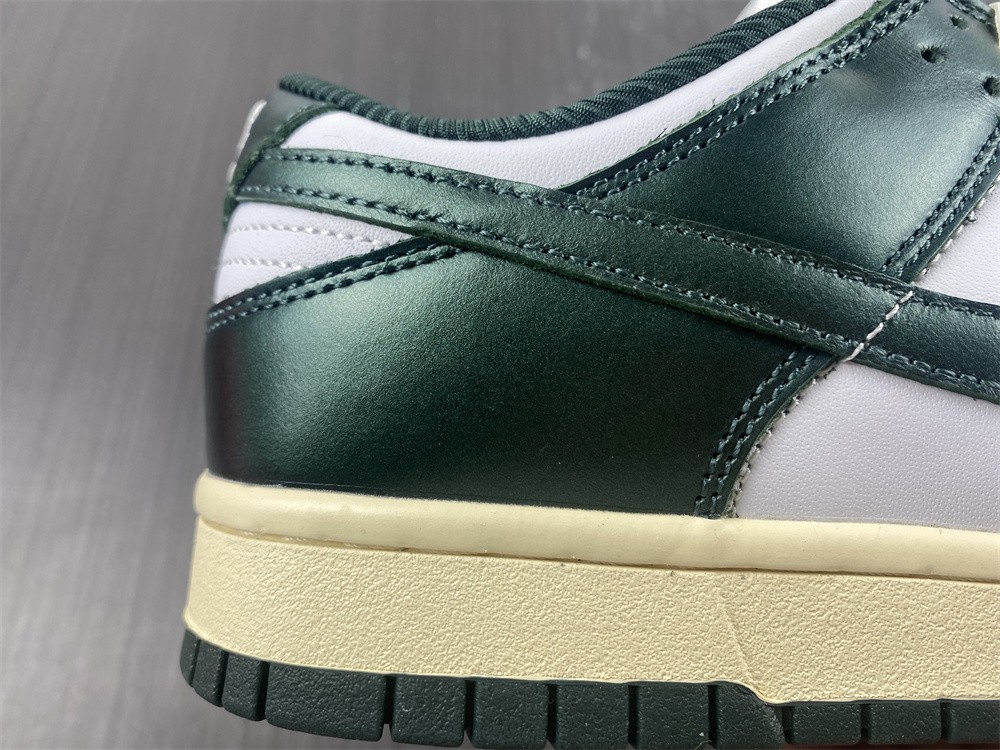 Nike Dunk Low Vintage Green