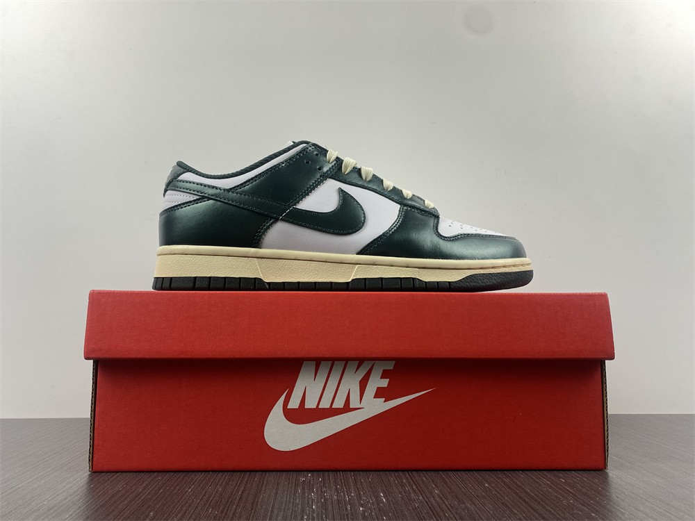 Nike Dunk Low Vintage Green