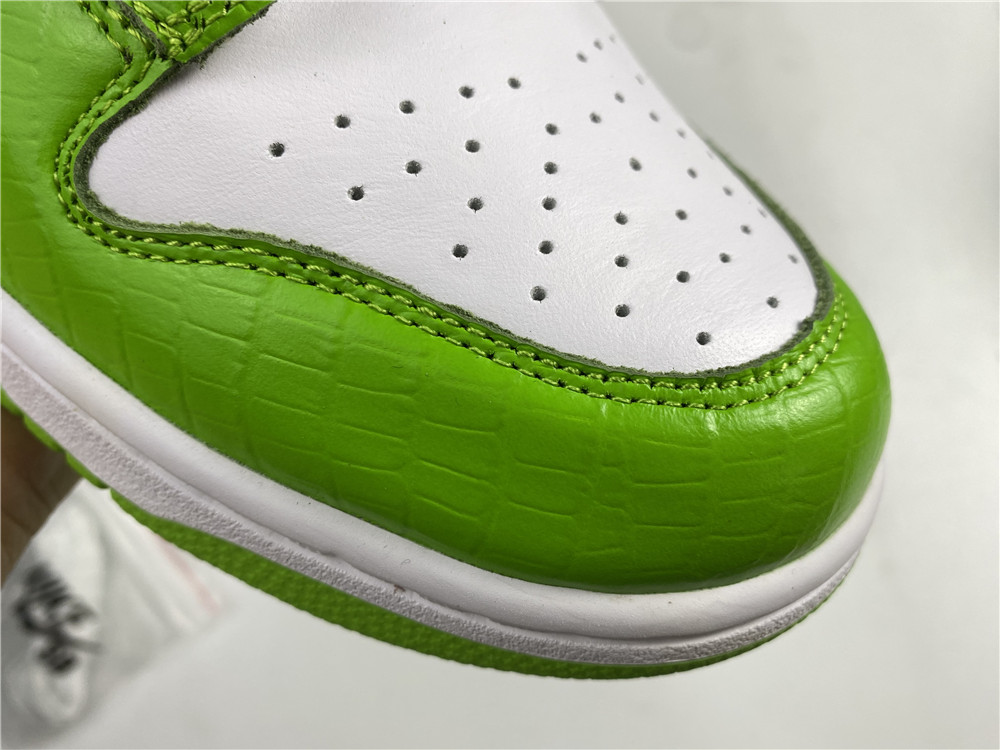 S*p*e x nike sb dunk low  white green