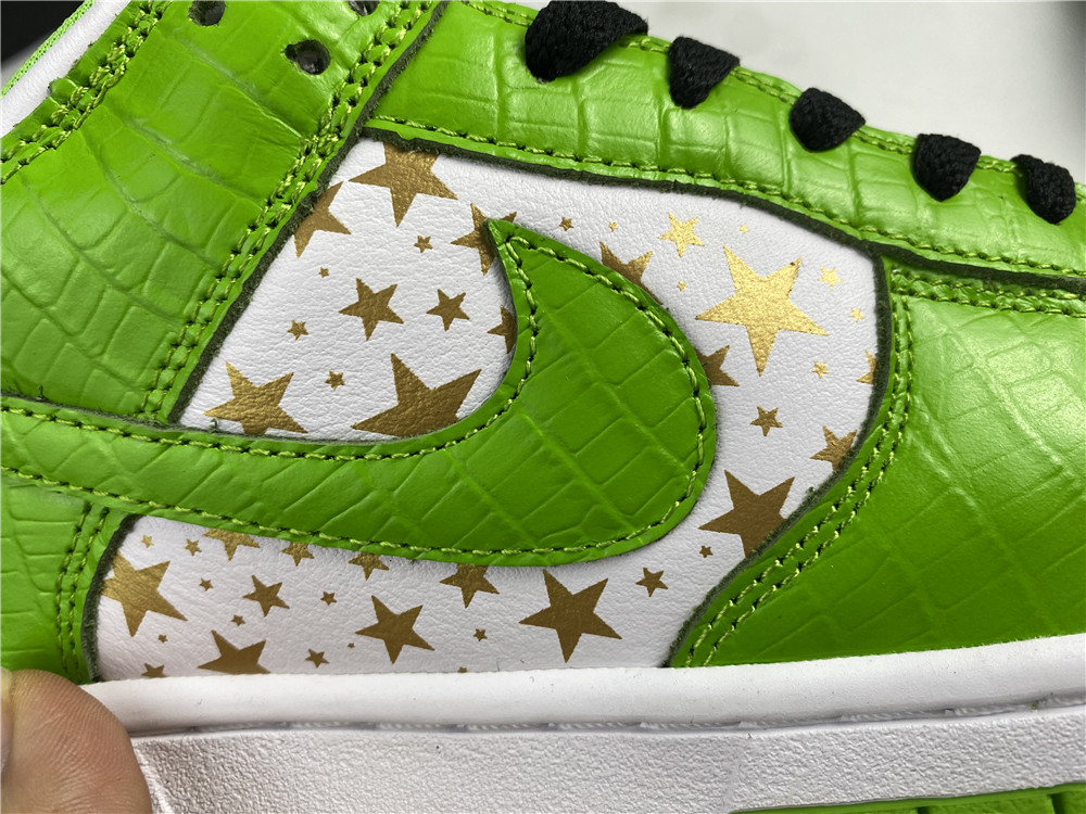 S*p*e x nike sb dunk low  white green