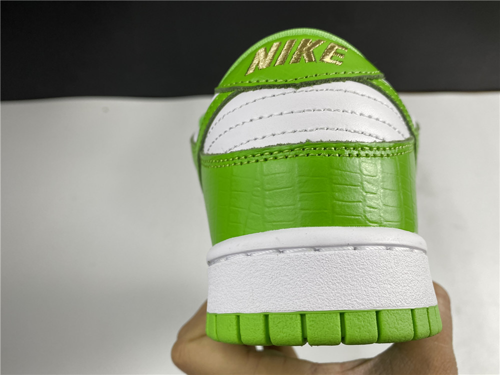 S*p*e x nike sb dunk low  white green