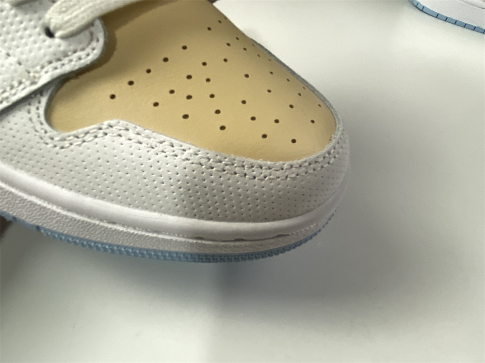 Jordan 1 Mid SE Sesame CZ0774-200