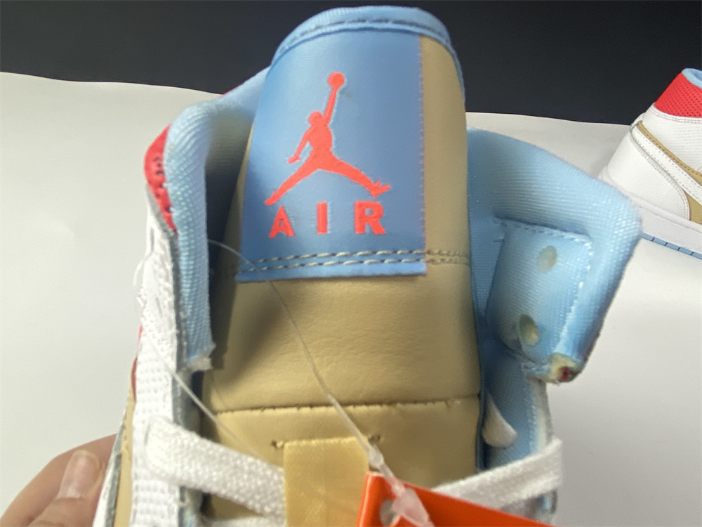 Jordan 1 Mid SE Sesame CZ0774-200