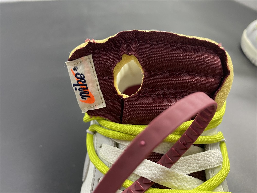 Off-White x Nike Dunk Low 8 of 50