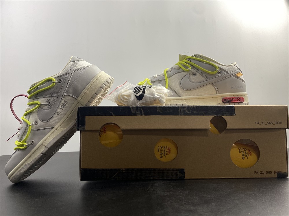 Off-White x Nike Dunk Low 8 of 50