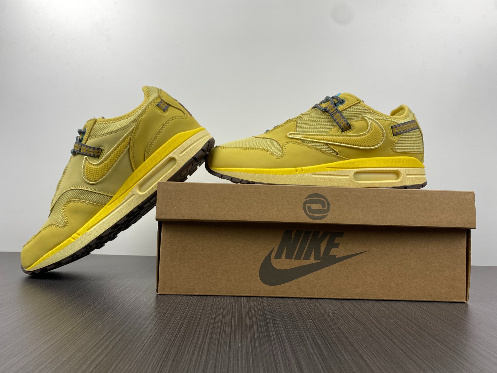 Max1 Travis Scott X Nike Air Max 1 Wheat