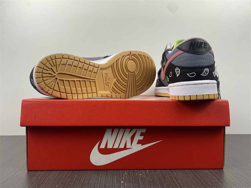 Nike Dunk Low SE FREE 99