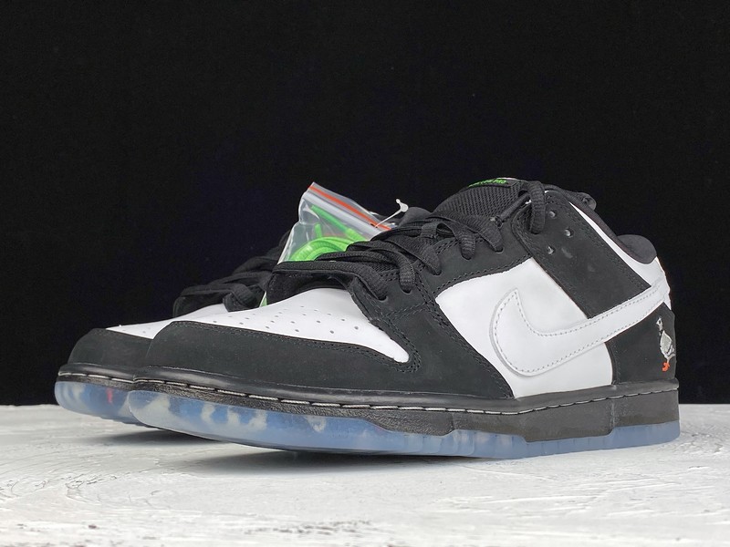 Nike SB Dunk Low Staple Panda Pigeon