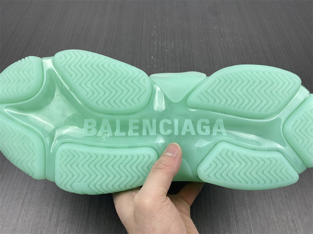 BLG Triple S 1.0