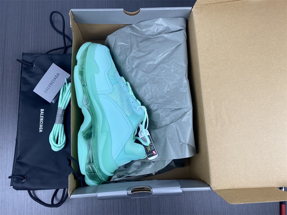 BLG Triple S 1.0