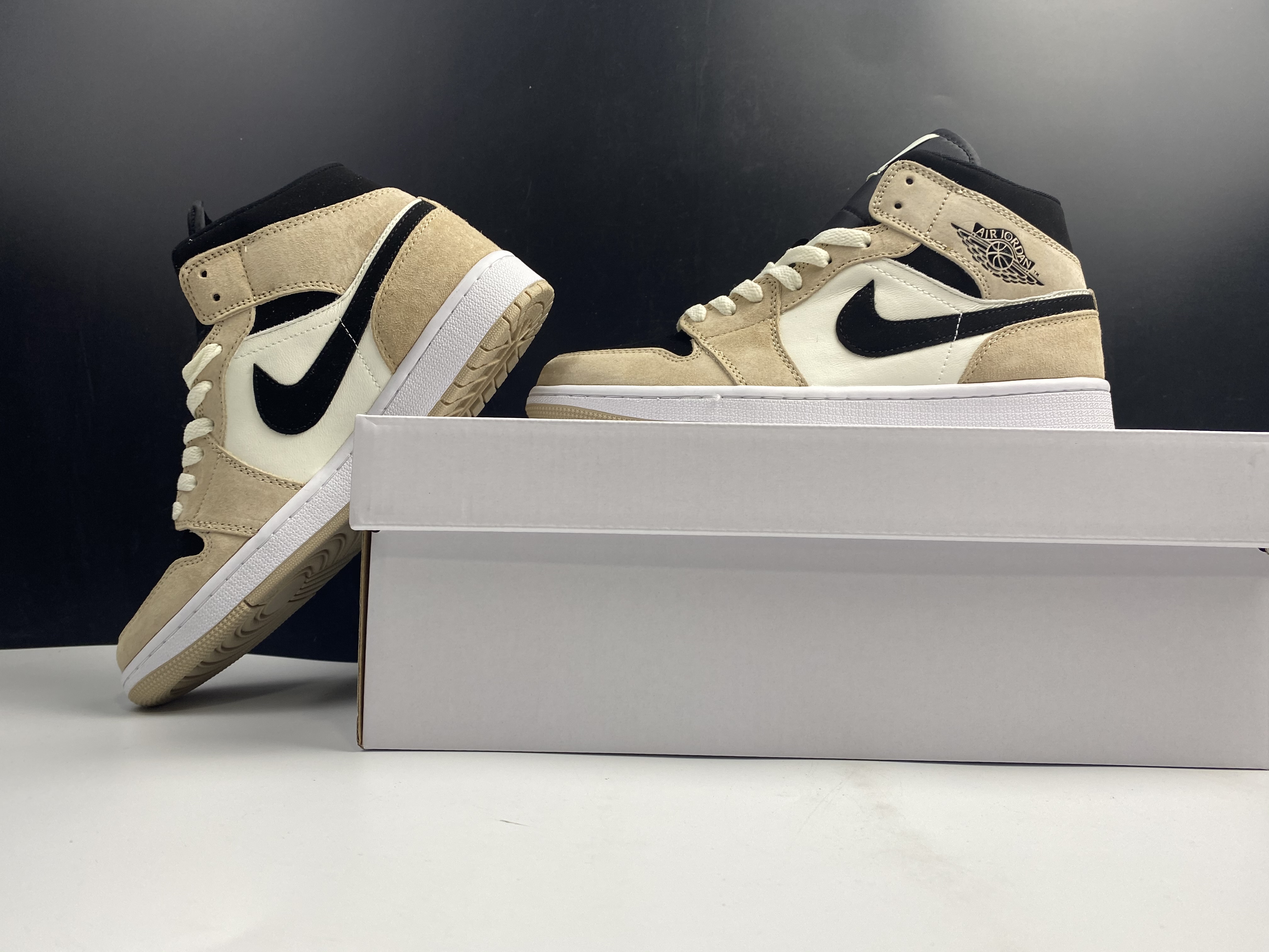 Air Jordan 1 Mid Barely Orange BQ6472 -800