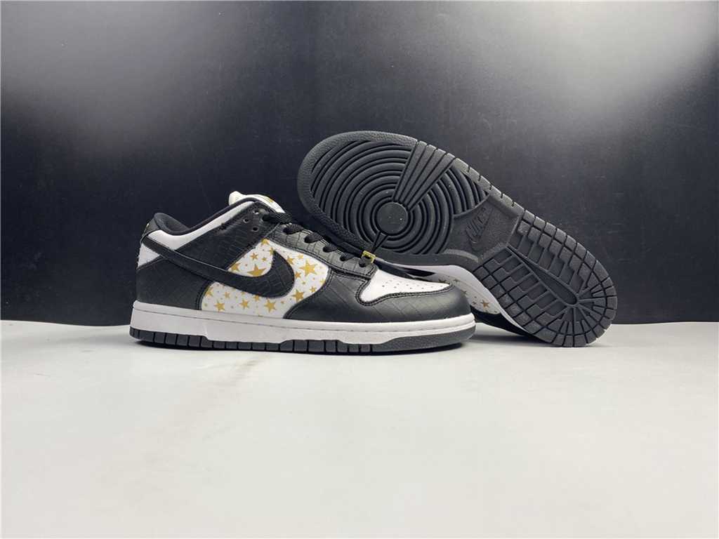 S*p*e x nike sb dunk low  dh3228-102