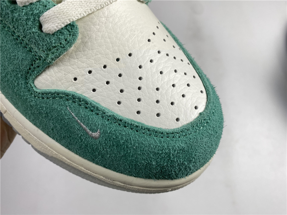 Kasina x Nike Dunk Low CZ6501-101