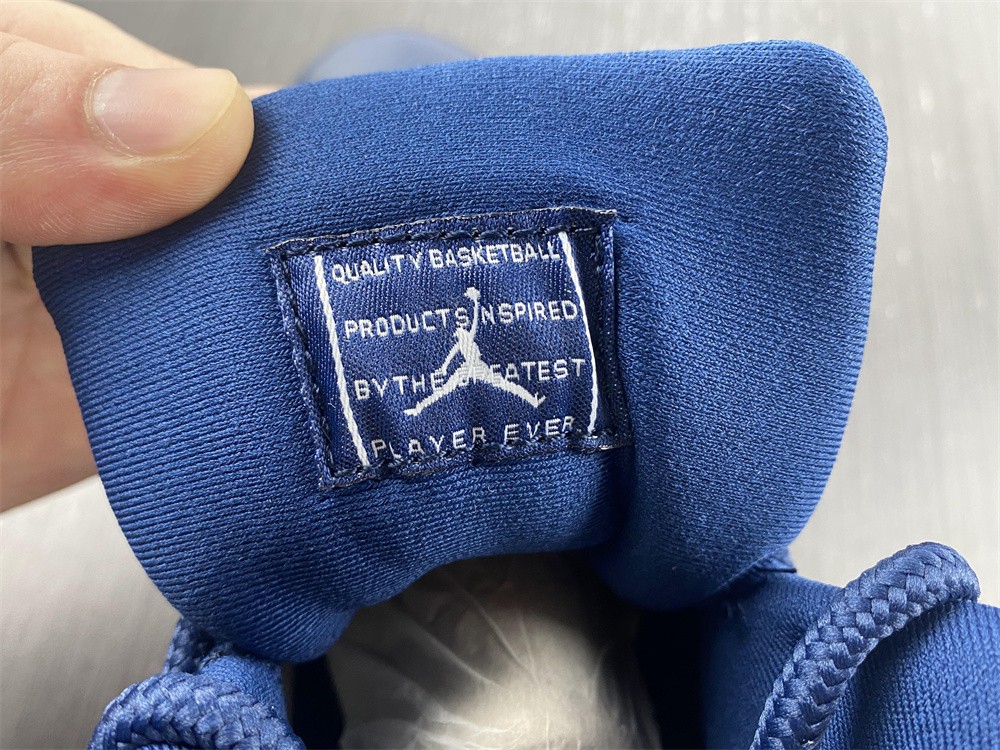 Air Jordan 11 Midnight Navy