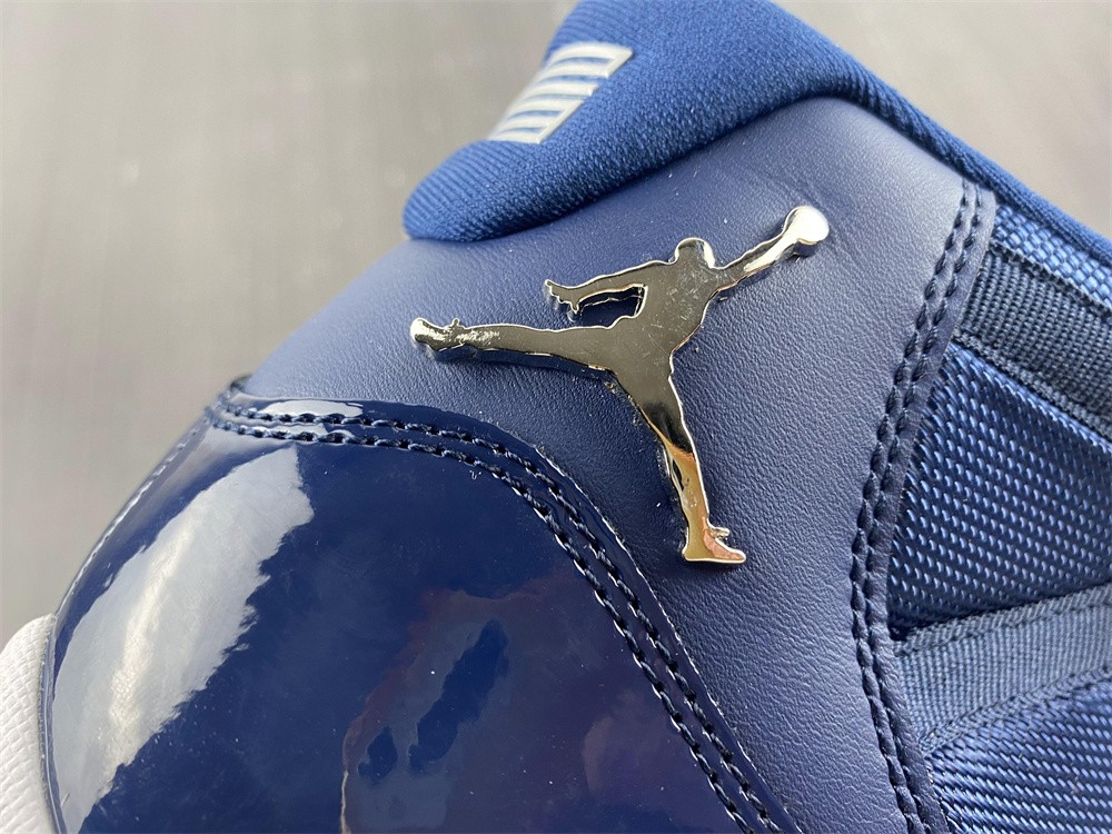 Air Jordan 11 Midnight Navy