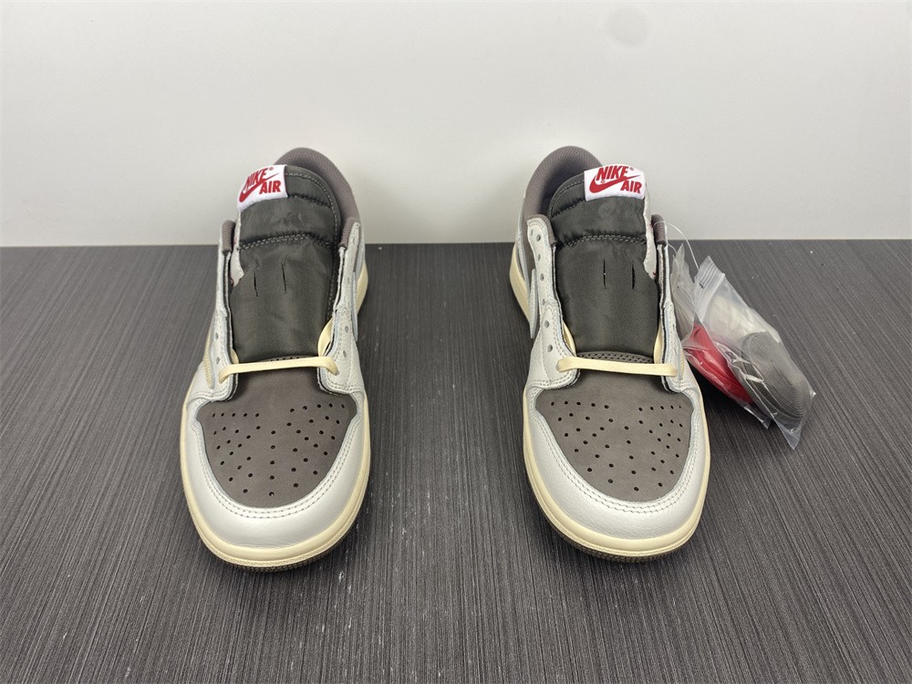 Travis Scott x Air Jordan 1 Reverse Mocha