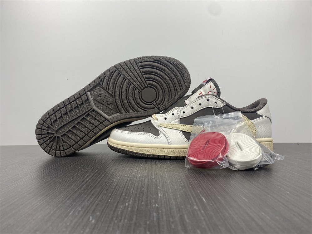 Travis Scott x Air Jordan 1 Reverse Mocha