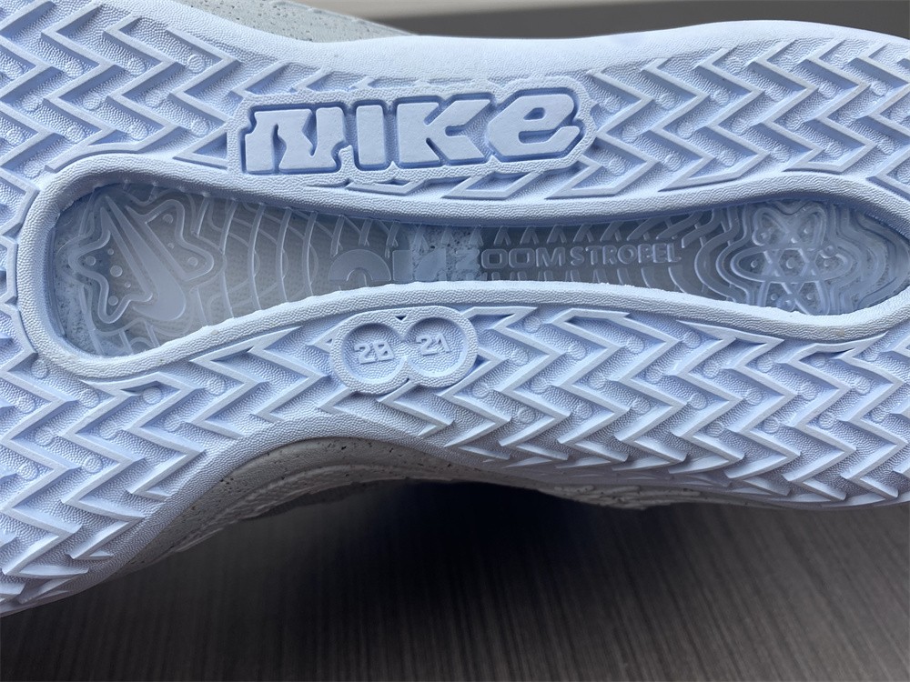 NIKE COSMIC UNITY EP