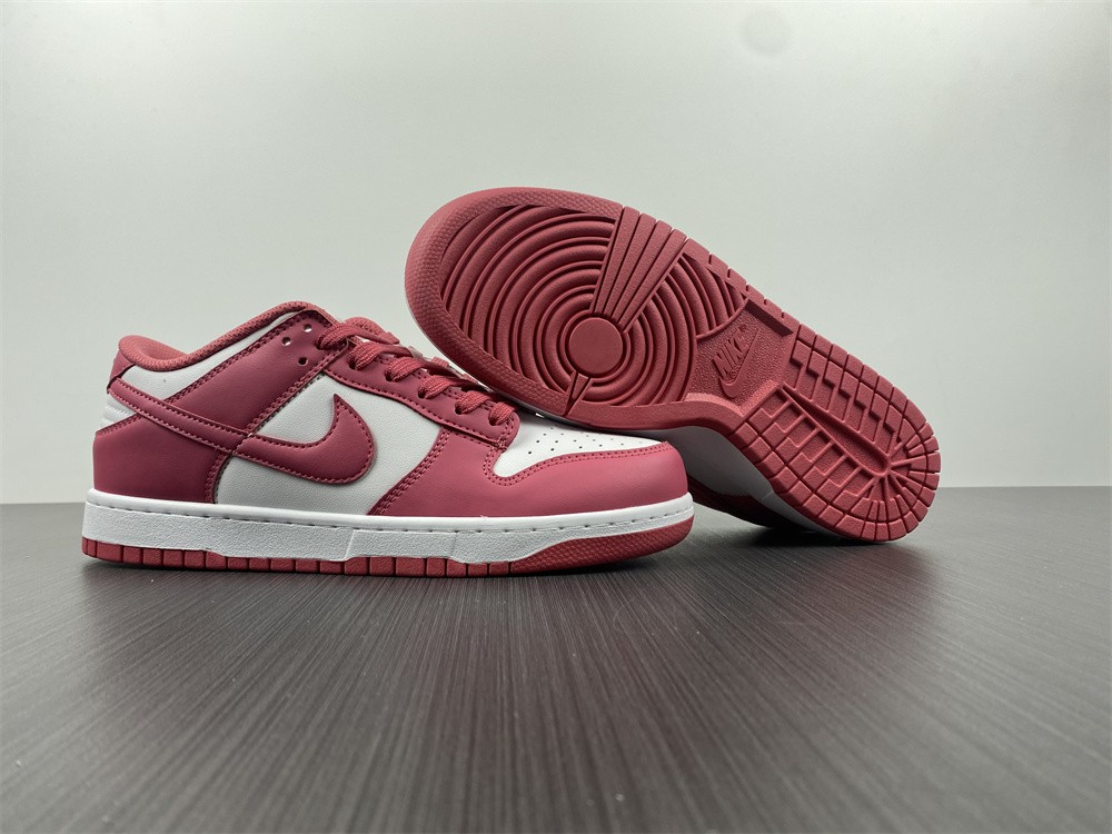 SB Dunk Low Archeo Pink