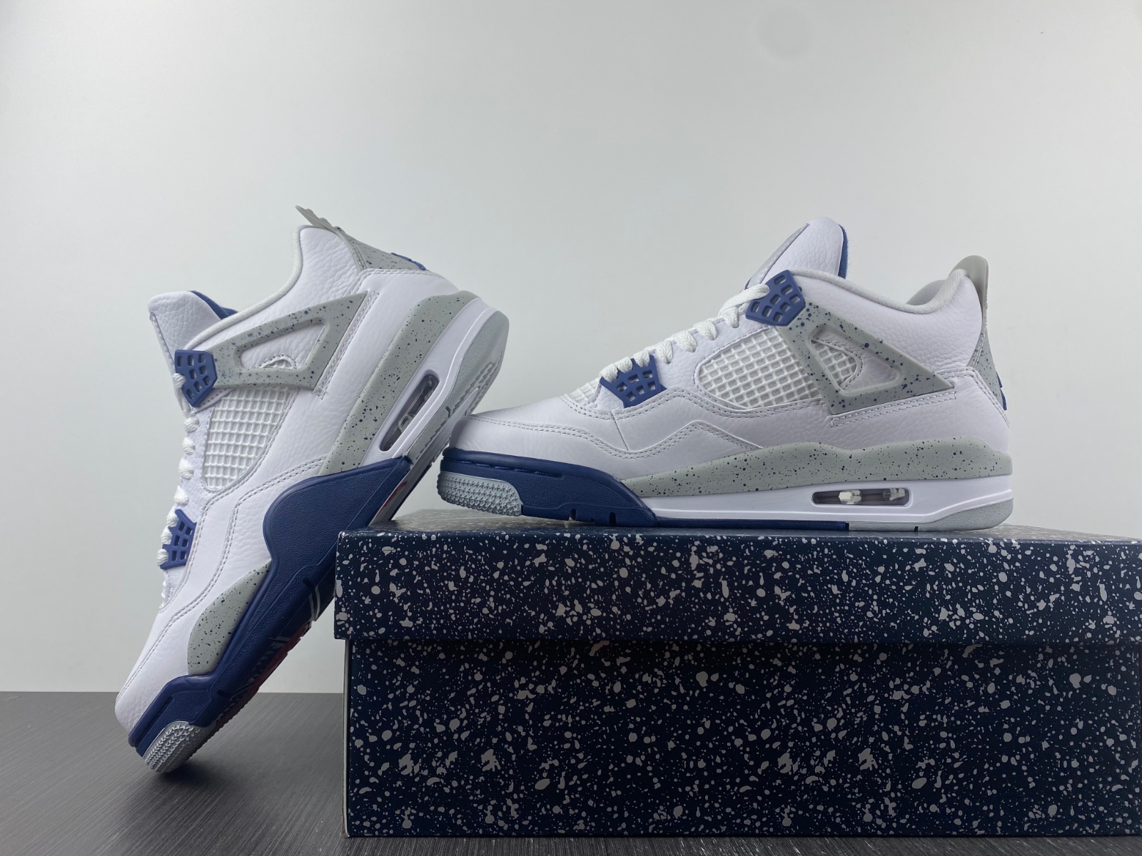 Air Jordan 4 Midnight Navy DH6927-140