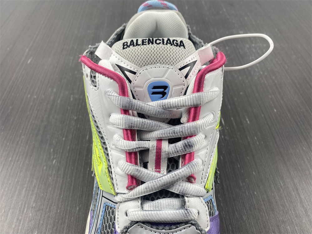 Ba*len*cia*ga 7.0 -runner