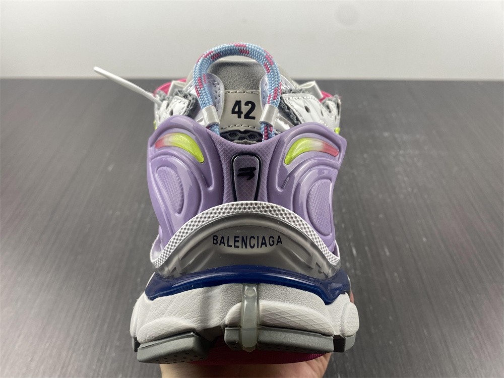 Ba*len*cia*ga 7.0 -runner