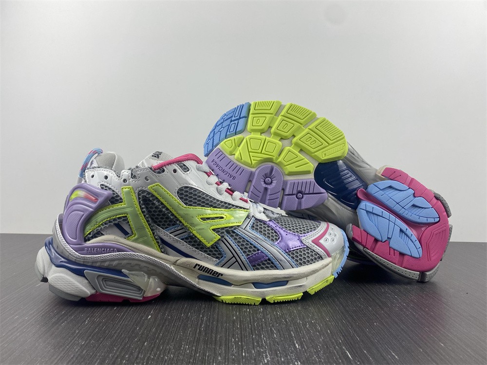 Ba*len*cia*ga 7.0 -runner