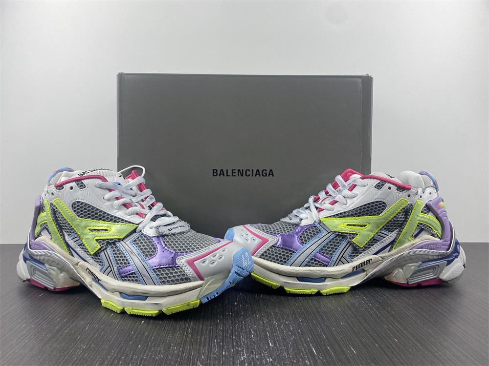 Ba*len*cia*ga 7.0 -runner