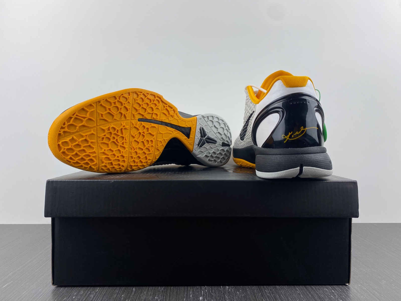 Kobe 6 Protro Playoff Pack White Del Sol