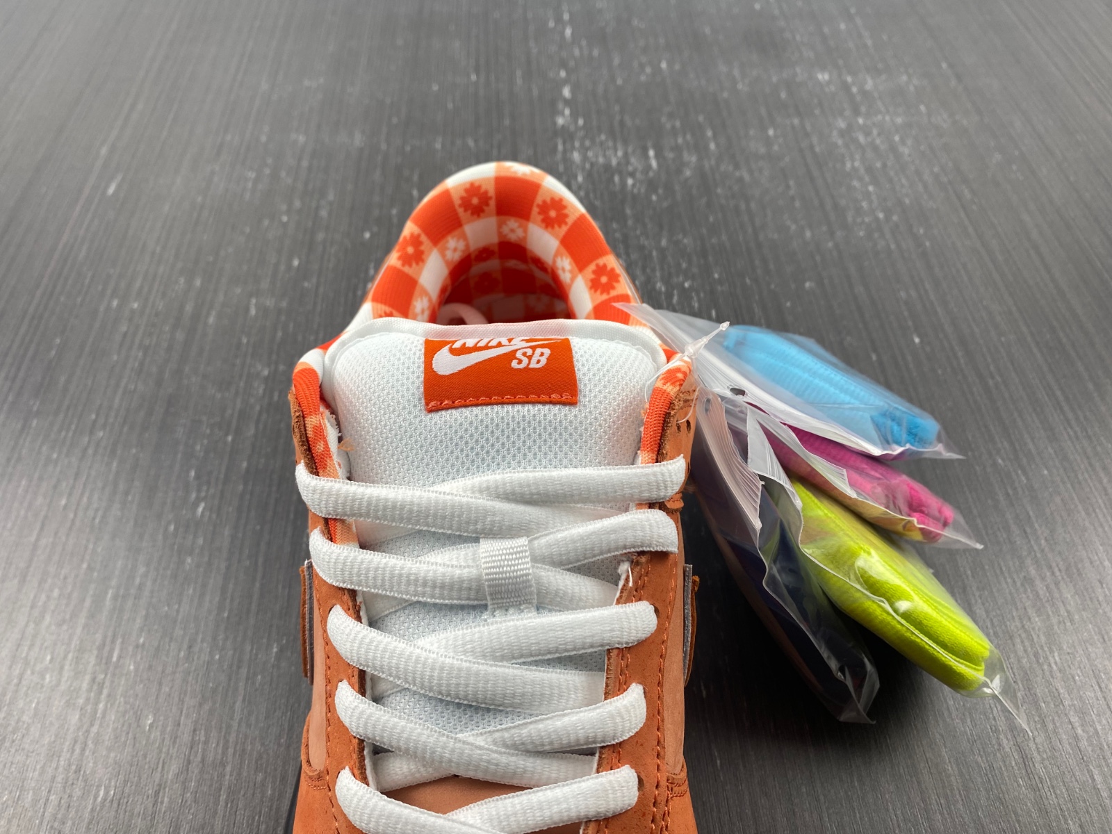 Nike SB Dunk Low Orange Lobster